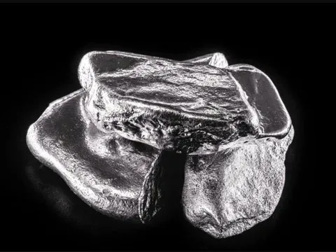 Kim loại nào đắt gấp nhiều lần vàng?