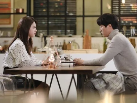 Đi làm xa 5 năm mới về quê ăn Tết, tôi sững sờ khi nghe con gái gọi anh rể U60 là bố