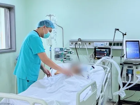 Nam thanh niên 20 tuổi nguy kịch do ngộ độc thuốc lá điện tử