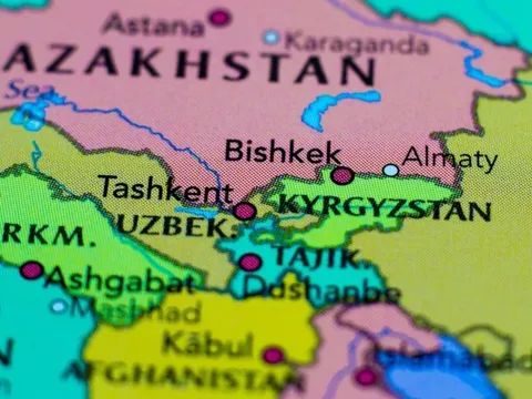 Vì sao nhiều quốc gia có tên kết thúc bằng '-land', '-stan'?