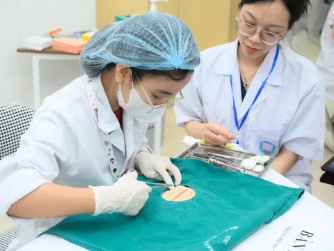 Đại học Y Hà Nội bỏ tổ hợp C00