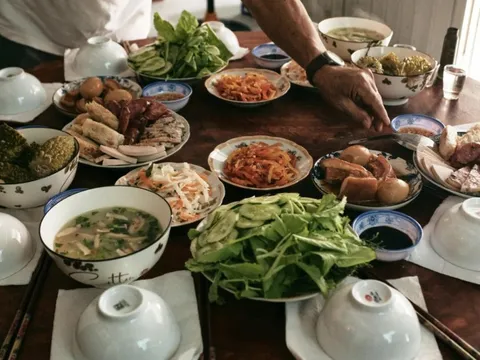 Bác sĩ bật mí nguyên tắc vàng ăn Tết khoẻ mạnh