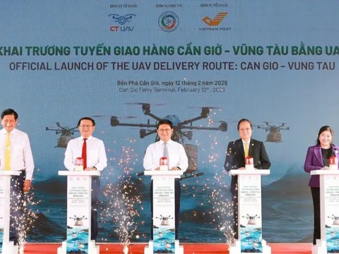Thành phố đầu tiên ở ASEAN giao hàng vượt biển bằng UAV