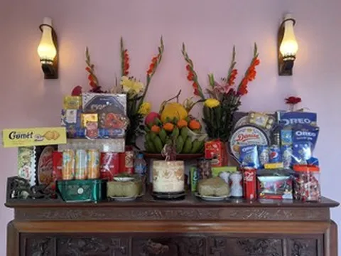 Văn khấn đón ông bà tổ tiên về nhà ăn Tết 2026 theo phong tục