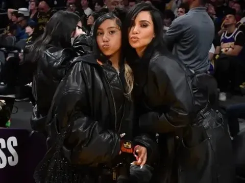 Kim Kardashian mở rộng đế chế thời trang với thương hiệu mới cho con gái