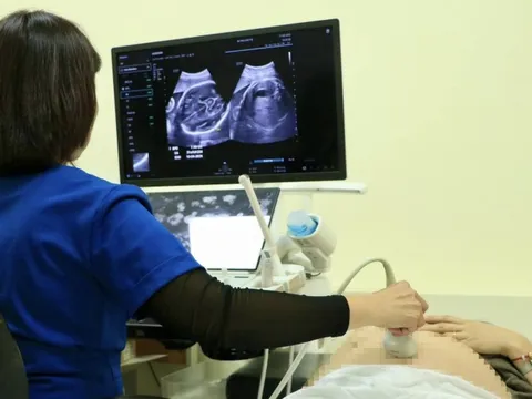 Cấp cứu tai nạn, pháo nổ vẫn nóng trong ngày mùng 2 Tết