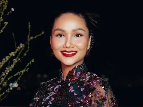 H'Hen Niê: 'Giờ nhân vật chính ngày Tết là con'