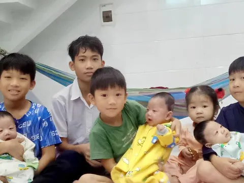 Cuộc sống của người mẹ sinh 8 con ở tuổi 32