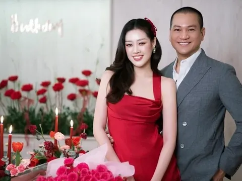 Hoa hậu Khánh Vân bật khóc khi được chồng hơn 17 tuổi làm điều đặc biệt