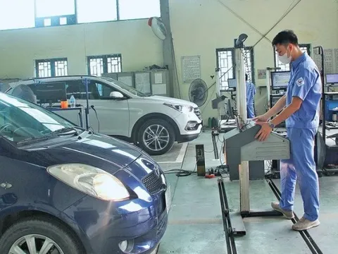 Quy định mới từ 1/3: Tài xế ô tô và xe máy chính thức chuyển sang dùng giấy đăng kiểm điện tử