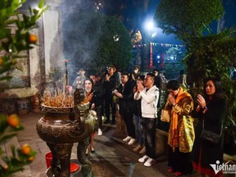 Vì sao người Việt quan niệm 'cúng cả năm không bằng Rằm tháng Giêng'?