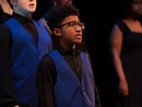 Diễn viên 15 tuổi tử vong sau tai nạn súng đạn tại nhà riêng