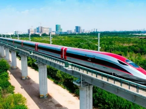 Kiến nghị 'nắn' đường sắt tốc độ cao Bắc - Nam qua Quảng Ngãi