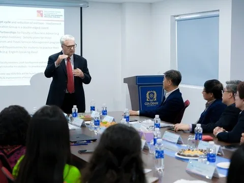 Trường Đại học Gia Định đón nhận chứng nhận kiểm định quốc tế