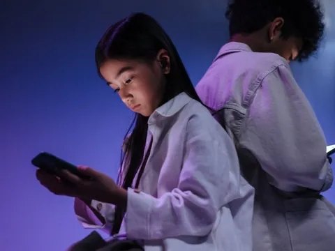 Nghiên cứu Mỹ: Trẻ suy giảm chức năng não nếu xem tivi quá 2 giờ/ngày