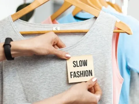 Tủ đồ tối giản và cuộc "cách mạng" thời trang chậm