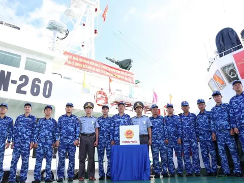 Tàu KN-260 hoàn thành nhiệm vụ tổ chức bầu cử sớm, cập cảng an toàn
