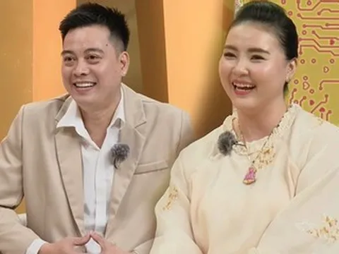 Bạn trai mắc u tủy, cô gái TPHCM giấu cha mẹ bỏ học vào viện chăm