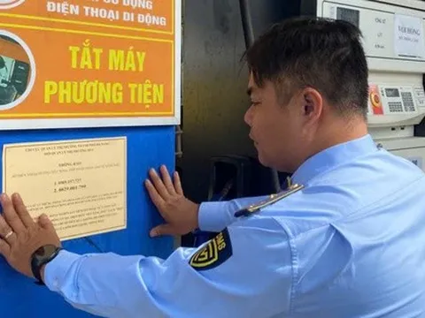 Đà Nẵng: Dán số điện thoại đường dây nóng tại toàn bộ cửa hàng xăng dầu