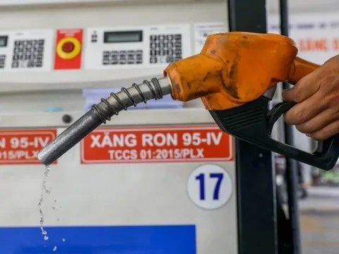 Nóng: Đề xuất giảm thuế nhập khẩu xăng dầu về 0%