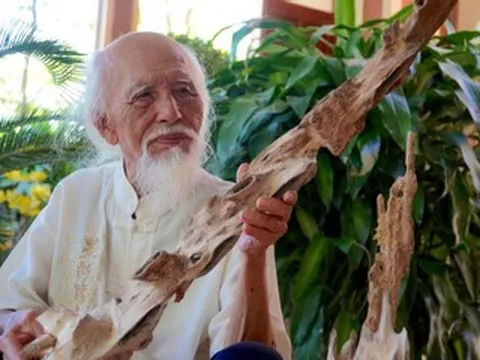 Cụ ông 98 tuổi kể chuyện mở lối nghề trầm, đưa xã nghèo thành 'thủ phủ' trăm tỷ