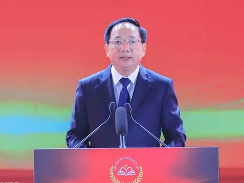 Phát triển mạnh mẽ văn hóa đọc trong toàn xã hội