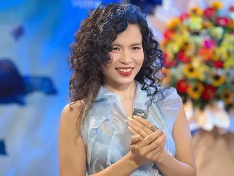 Nữ ca sĩ "điên bậc nhất showbiz Việt": Tái xuất sau thời gian dài vắng bóng