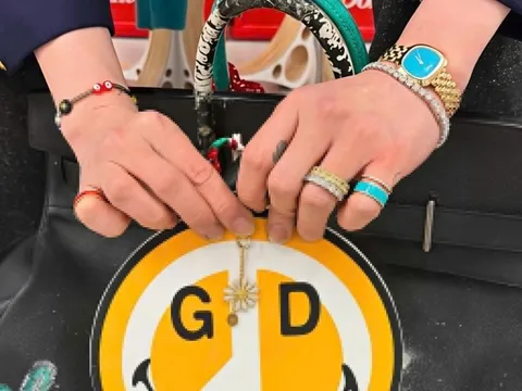 G-Dragon mê đeo một mẫu đồng hồ nữ từ Piaget