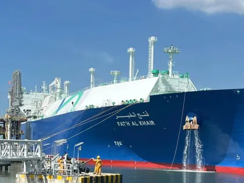 Tàu chở 63.000 tấn LNG rời 'chảo lửa' Trung Đông về tới TPHCM