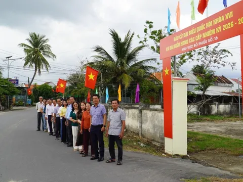 Khánh thành "Đường cờ Tổ quốc" dài 3,5 km chào mừng ngày bầu cử