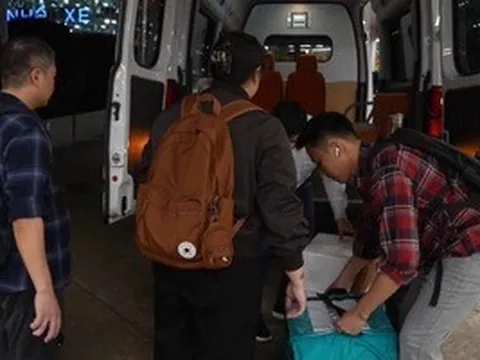 Chuyến bay đêm mang "sự sống" cho nhiều người