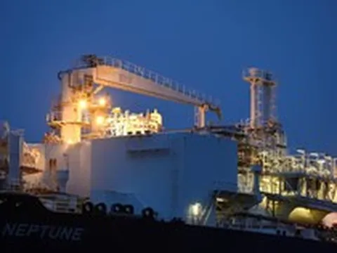 Ông trùm sản xuất dầu thô lớn nhất thế giới đón cú sốc, bị ‘hụt’ đi 2 triệu thùng dầu mỗi ngày