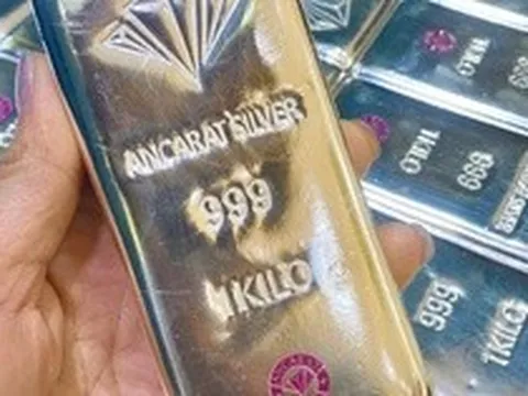 Giá bạc hôm nay 15-3: Thấp nhất 2 tuần, người mua bạc dịp Thần Tài lỗ nặng