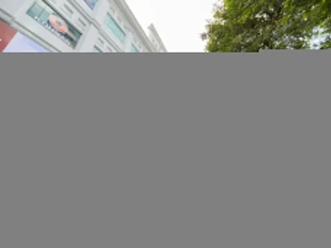 Hàng nghìn khách xếp hàng check-in MUJI Lê Thánh Tôn ngày đầu mở cửa