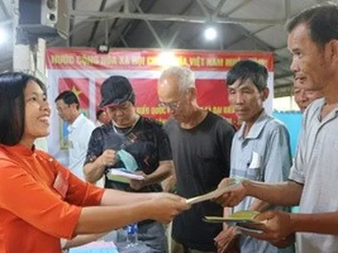 Cử tri Cần Thơ, Vĩnh Long, An Giang và Tây Ninh phấn khởi đi bỏ phiếu