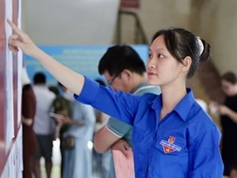 Video: Lá phiếu đầu đời của cử tri trẻ TPHCM