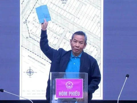 Các hộ dân bị thu hồi đất dự án đường Vành đai 4 ở Hoài Đức bốc thăm đất tái định cư