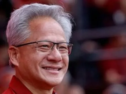 Một thứ đang được Jensen Huang "khen tận mây xanh", đến người Trung Quốc cũng phát cuồng: Phép màu gì vậy?