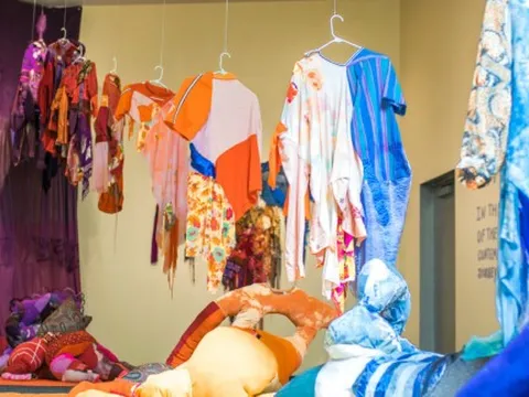 Thời trang tái chế bùng nổ: Đẹp độc bản và còn gì nữa?