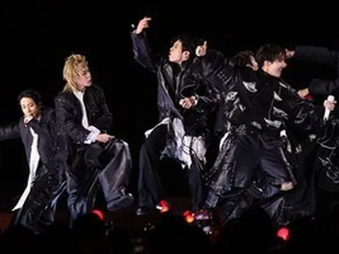 Cảnh sát chặn người mang dao, súng điện vì đêm nhạc BTS