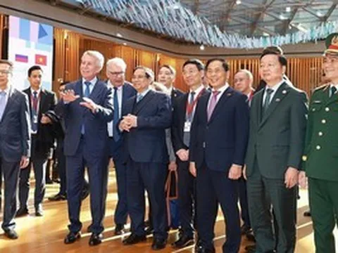 Thủ tướng Phạm Minh Chính làm việc, thúc đẩy các dự án khí LNG với Nga