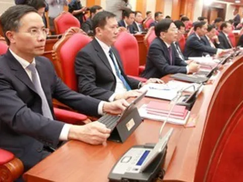 Trong ngày làm việc thứ 2, Hội nghị Trung ương thảo luận nhiều nội dung quan trọng