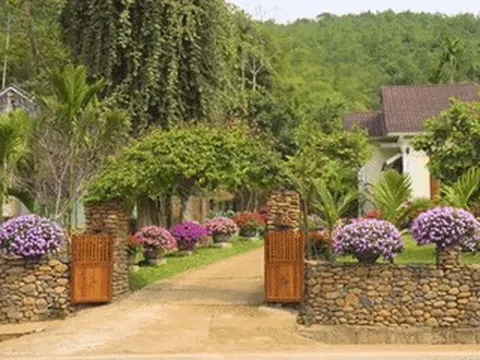Gia chủ Thanh Hóa dựng nhà vườn 1.500m2 khác lạ, hàng xóm từ 'chê cười' đến khen