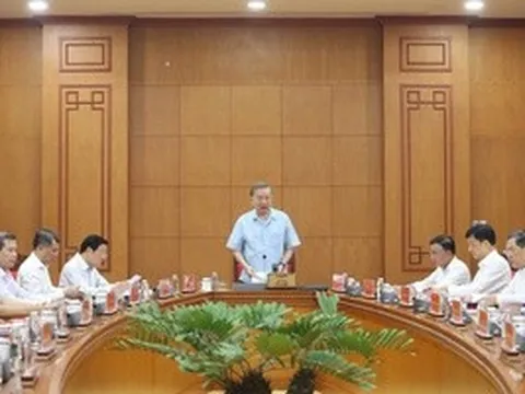 HIỆN THỰC HÓA KHÁT VỌNG PHÁT TRIỂN ĐẤT NƯỚC (*): Giữ nghiêm kỷ cương để mở đường phát triển