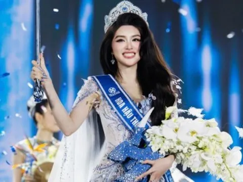 Lý do Phương Oanh đăng quang Hoa hậu dù đối thủ nói tiếng Anh tốt hơn?