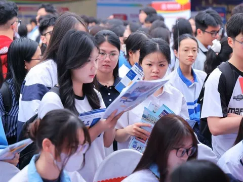 Tuyển sinh đại học 2026: Những băn khoăn trước quy định điểm sàn