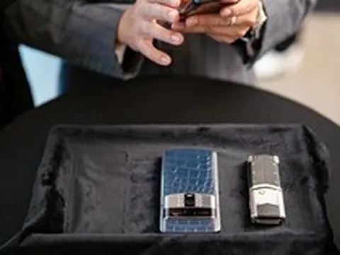 Nghịch lý: Thứ mà 99% người dùng "khao khát" khi mua điện thoại mới, lại là điều giới siêu giàu... ít quan tâm