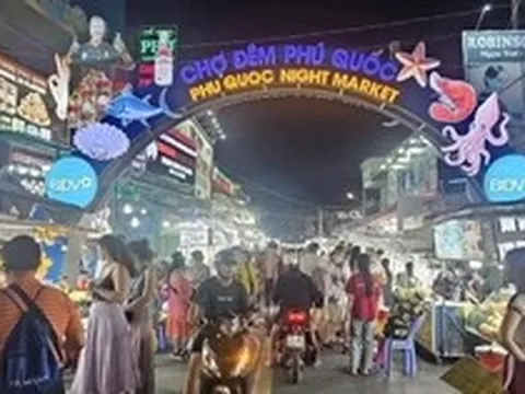 Chủ tịch đặc khu Phú Quốc: 'Không có chuyện dẹp bỏ chợ đêm'