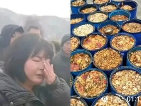 Con nhắn tin kêu "cơm trưa ở trường dở quá", mẹ tới nhà bếp kiểm tra thì còn sốc hơn với những gì đã nhìn thấy