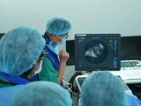 Cụ ông 89 tuổi thoát nguy cơ hoại tử nhờ can thiệp laser nội mạch